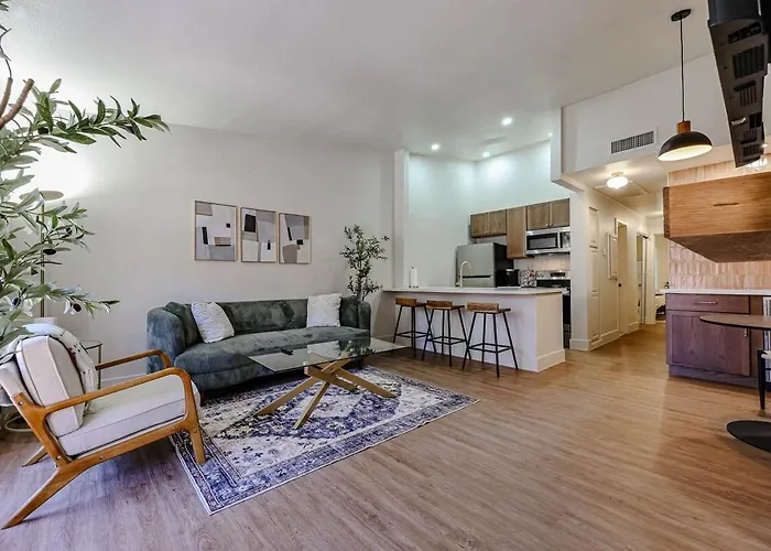 Olive & Oak Retreat King Bed Pool Fast Wi-fi Apartment Phoenix